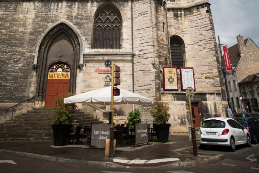 Parvis Saint-Jean TDB © Vincent Arbel